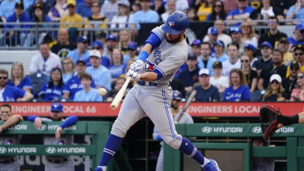 Brandon Belt hit two doubles for the Blue Jays Saturday.